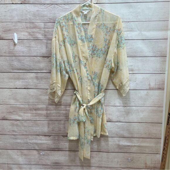 FLORA‎ BY NIKROOZ ROBE IN YELLOW FLORAL - Picture 1 of 8